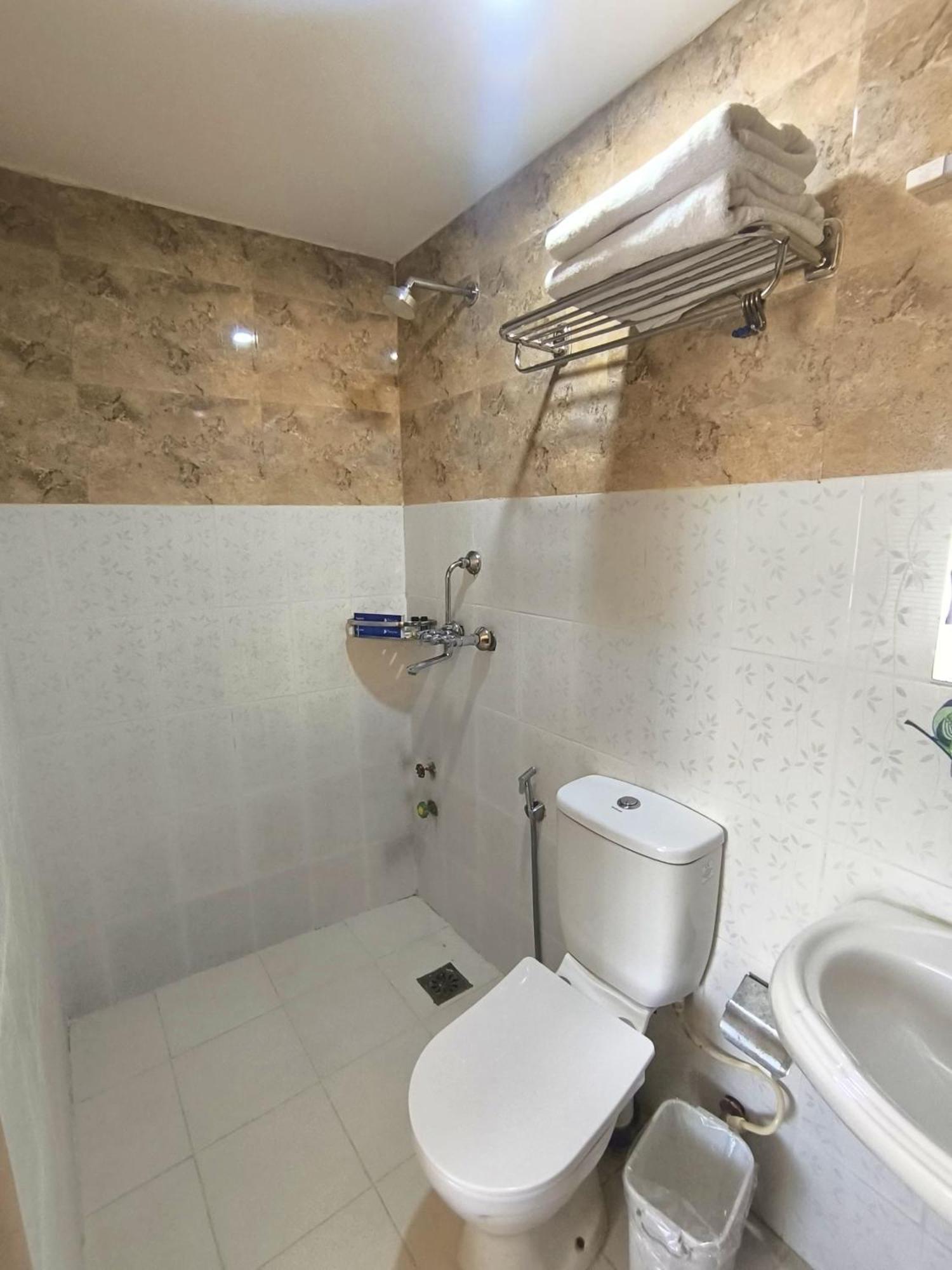 Hotel Peaceland Lumbini מראה חיצוני תמונה
