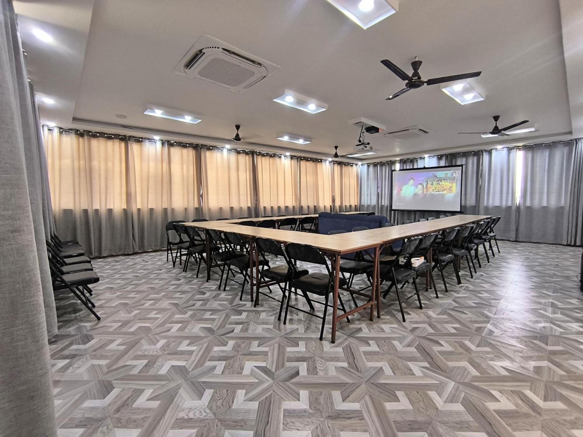 Hotel Peaceland Lumbini מראה חיצוני תמונה