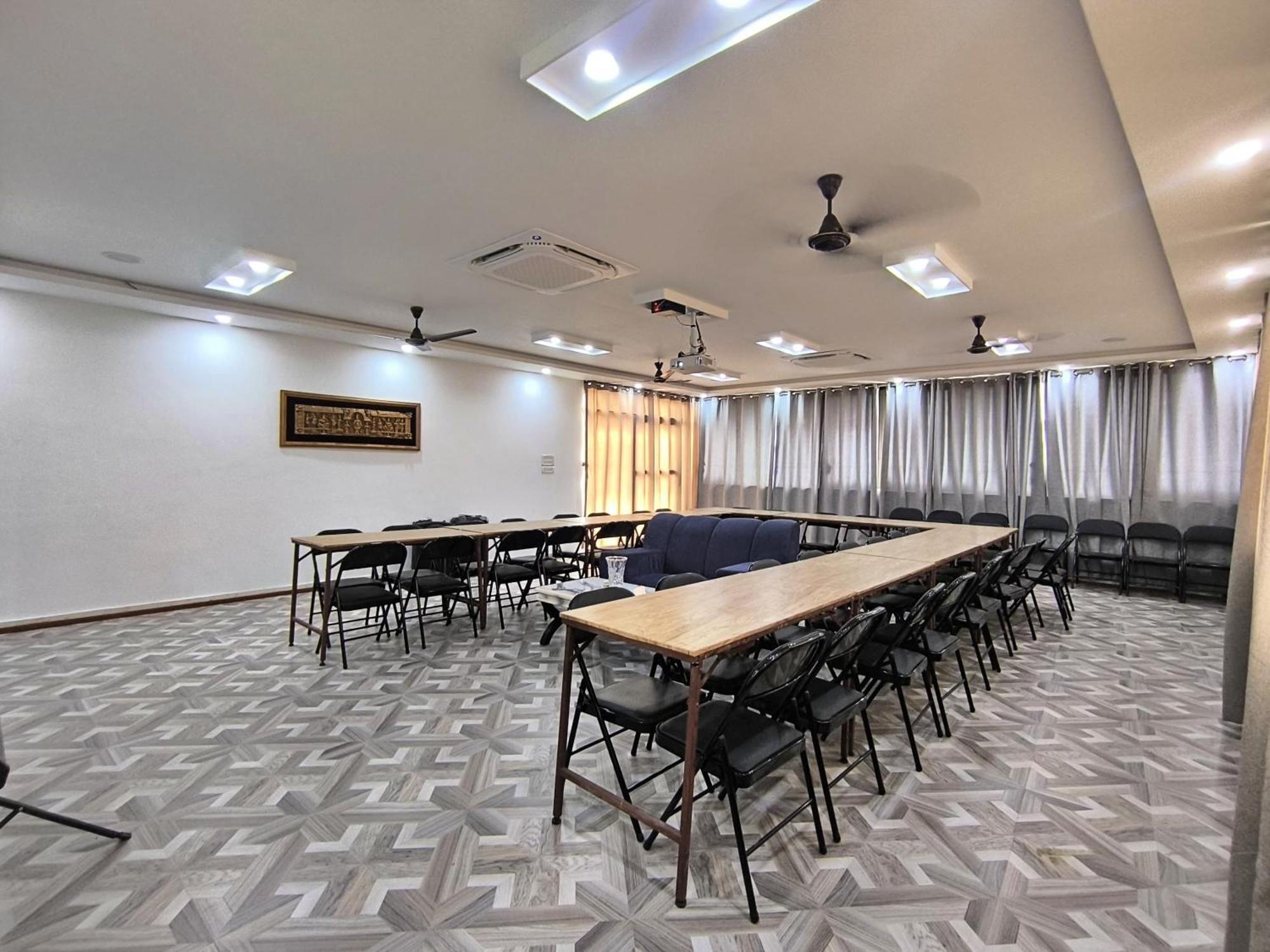 Hotel Peaceland Lumbini מראה חיצוני תמונה