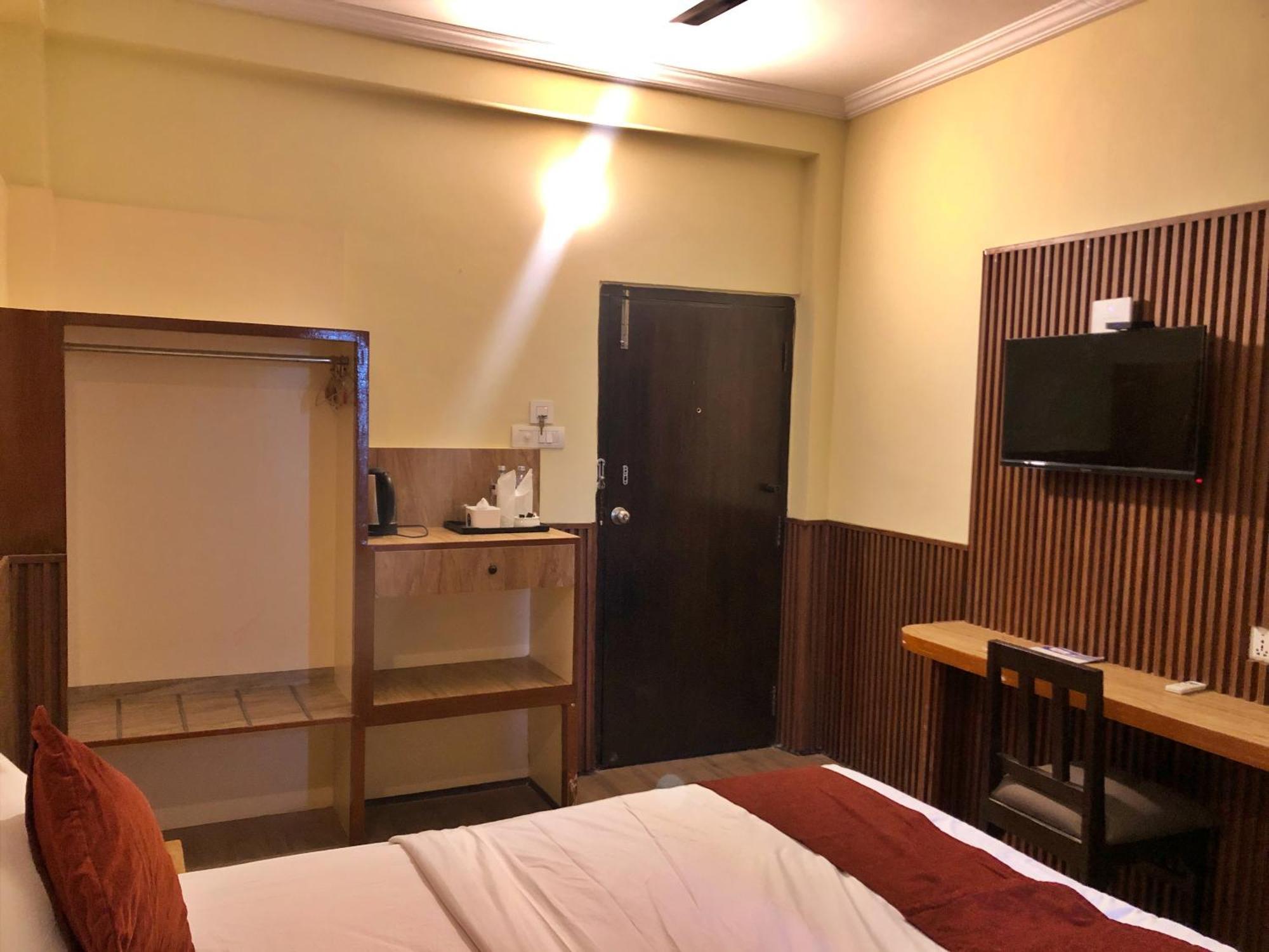 Hotel Peaceland Lumbini מראה חיצוני תמונה
