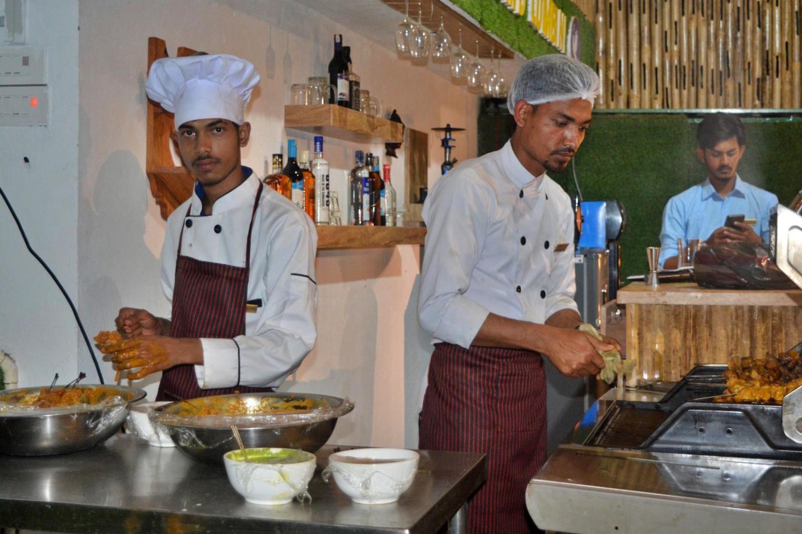 Hotel Peaceland Lumbini מראה חיצוני תמונה